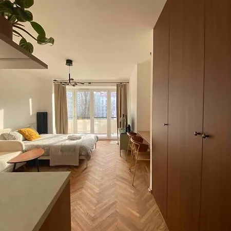 Wygodne Z Duzym Balkonem Apartamento Varsóvia